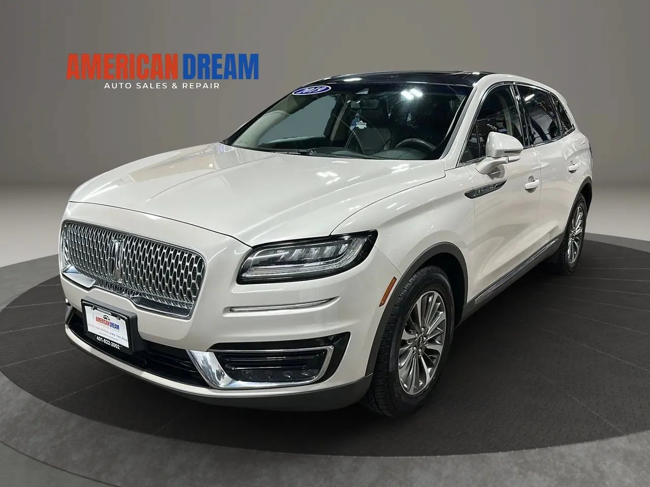 Used 2019 Lincoln Nautilus Select AWD/4WD image 1