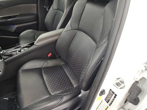 Used 2020 Toyota C-HR Limited FWD image 14