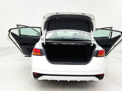 Used 2023 Nissan Altima 2.5 SV image 10