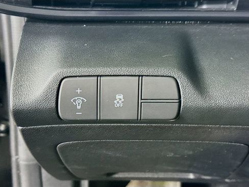 Certified 2025 Hyundai Elantra Sport w/ Cargo Package image 18