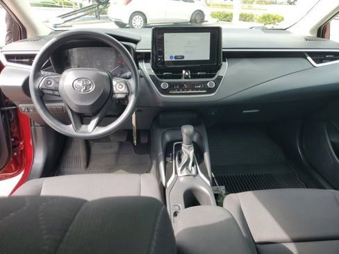 Used 2025 Toyota Corolla LE image 14