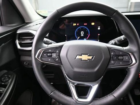 Used 2024 Chevrolet TrailBlazer LT w/ LT Cold Weather Package FWD image 8