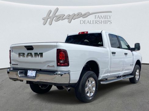 Used 2026 RAM 2500 Big Horn AWD/4WD image 3