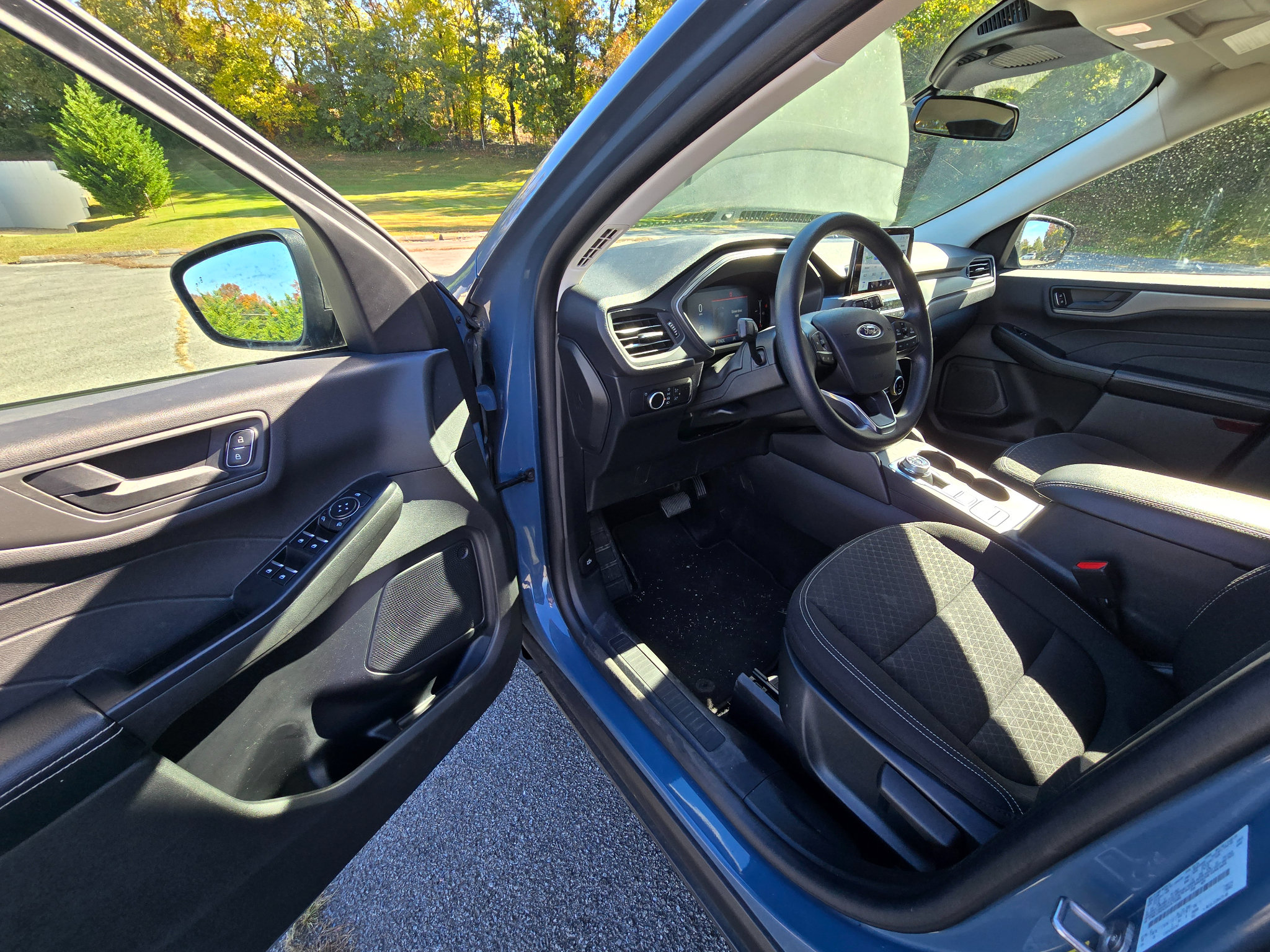 Used 2025 Ford Escape Active AWD/4WD image 9