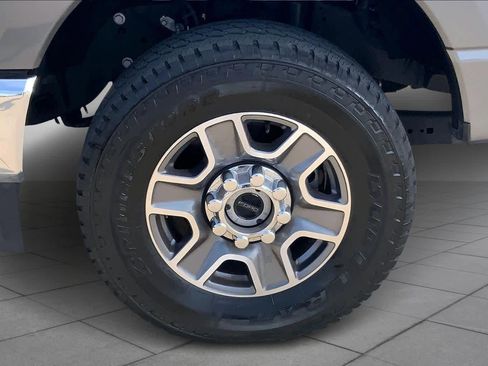 Used 2024 Ford F250 Lariat image 17