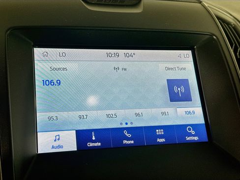 Used 2020 Ford Edge SE FWD image 21