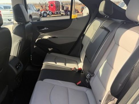 Used 2021 Chevrolet Equinox Premier image 15