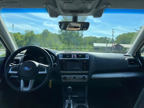 Used 2017 Subaru Outback 2.5i Premium AWD/4WD image 35