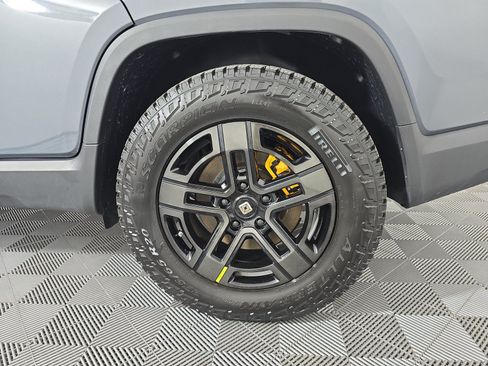 Used 2022 Rivian R1T Adventure AWD/4WD image 10