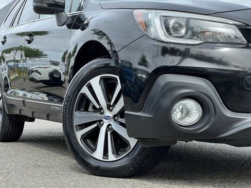Used 2018 Subaru Outback 2.5i Limited AWD/4WD image 2