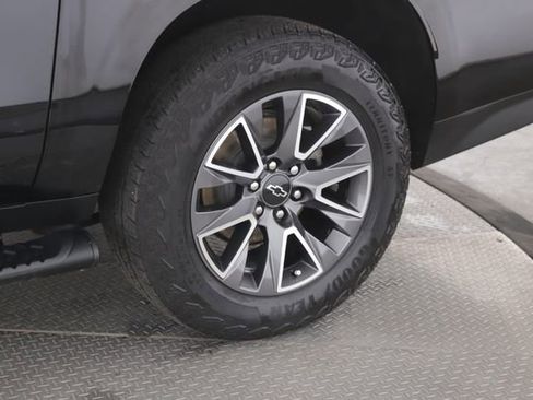 Used 2024 Chevrolet Suburban Z71 w/ Z71 Off-Road Package AWD/4WD image 14