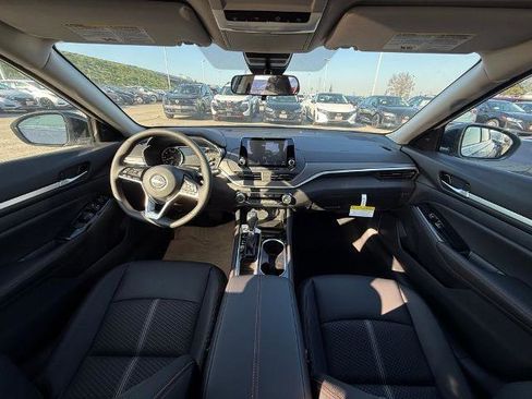 New 2025 Nissan Altima 2.5 SR image 14