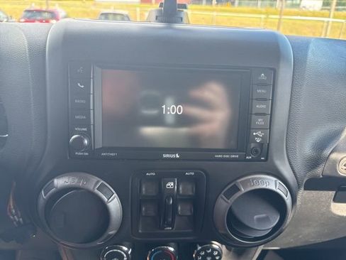 Used 2015 Jeep Wrangler Unlimited Sport AWD/4WD image 16