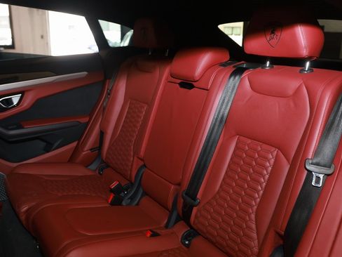 Used 2019 Lamborghini Urus image 13