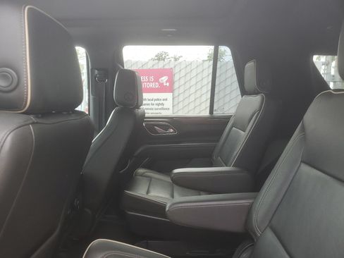 Used 2021 Chevrolet Tahoe Premier w/ Premium Package RWD image 12