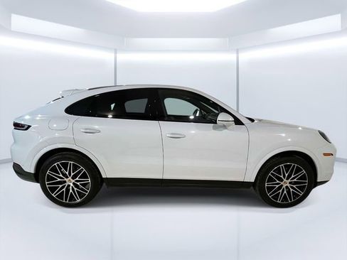 Certified 2025 Porsche Cayenne Coupe image 10
