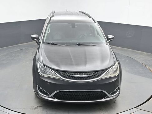 Used 2017 Chrysler Pacifica Touring-L Plus w/ Tire & Wheel Group FWD image 14