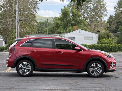 Used 2020 Kia Niro EX FWD image 4