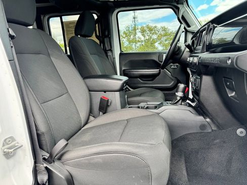 Used 2021 Jeep Wrangler Unlimited Sport AWD/4WD image 10