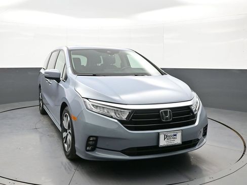 Used 2023 Honda Odyssey Touring image 3