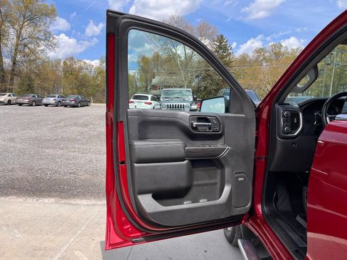 Used 2019 Chevrolet Silverado 1500 LTZ w/ LTZ Premium Package AWD/4WD image 19