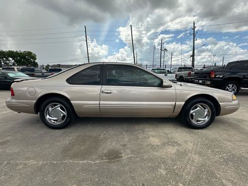 Used 1997 Ford Thunderbird LX RWD image 6