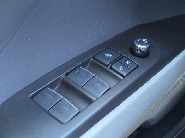 Used 2022 Toyota Camry XLE FWD image 22