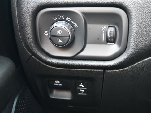 Used 2023 RAM 1500 Big Horn image 30