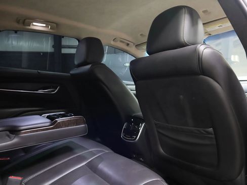 Used 2018 Cadillac XTS w/ Rear Seat Comfort Package image 29