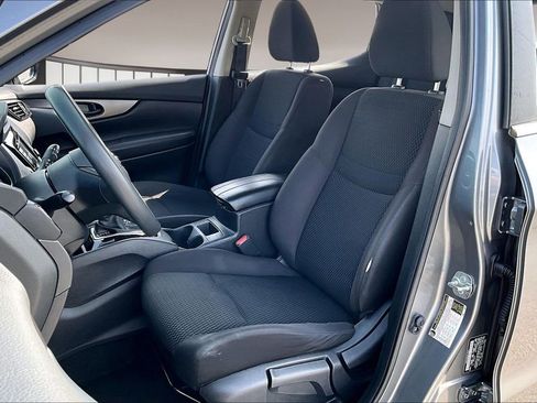 Used 2021 Nissan Rogue Sport S image 23