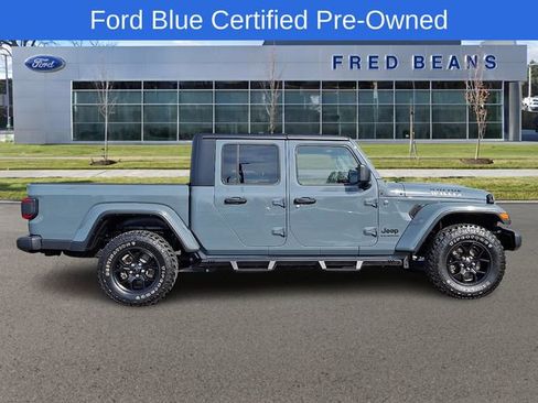 Used 2024 Jeep Gladiator Sport image 9