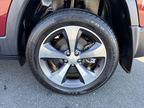 Certified 2021 Jeep Cherokee Limited w/ Elite Package image 14