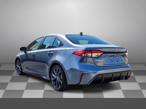 Used 2025 Toyota Corolla SE w/ Convenience Package FWD image 4
