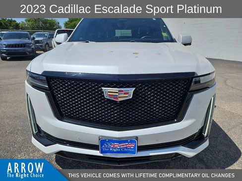 Used 2023 Cadillac Escalade Sport Platinum AWD/4WD image 3