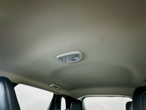 Used 2017 Jeep Cherokee Trailhawk w/ Comfort/Convenience Group image 21