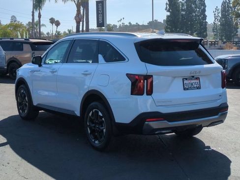 Certified 2025 Kia Sorento S AWD/4WD image 5