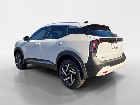 New 2026 Nissan Kicks SV image 4