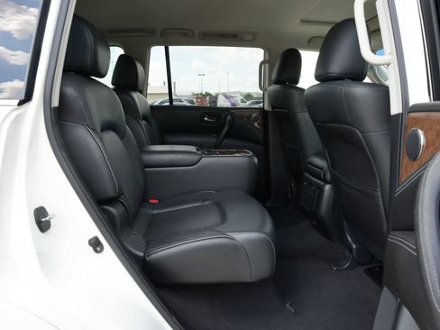 Used 2017 INFINITI QX80 2WD image 21
