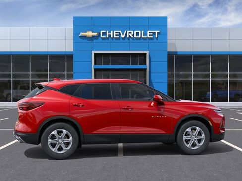 New 2025 Chevrolet Blazer LT w/ LPO, Floor Liner Package AWD/4WD image 5