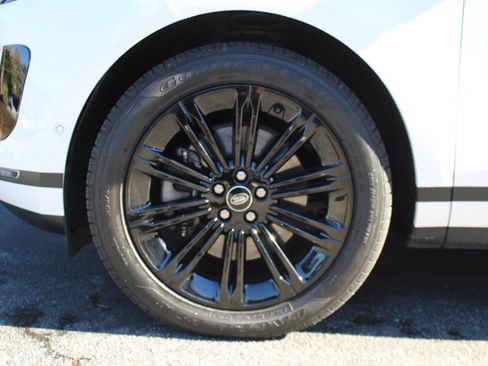 Used 2024 Land Rover Range Rover Evoque S image 11