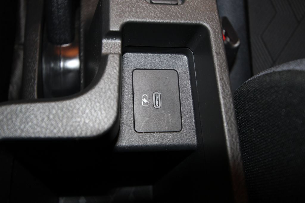 Used 2025 Nissan Versa SV FWD image 18