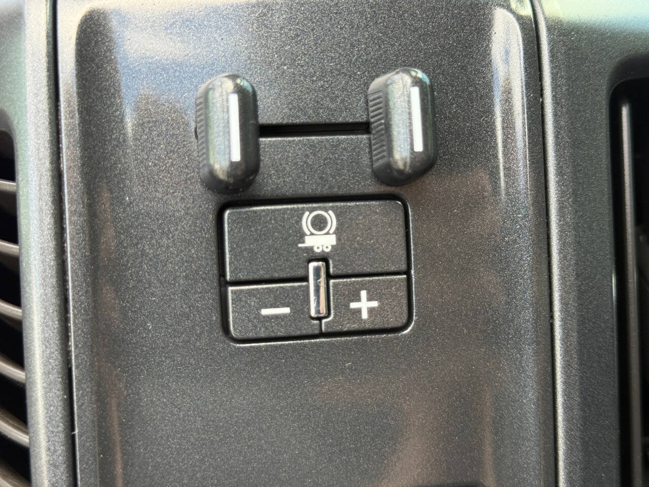 Used 2019 Chevrolet Silverado 2500 W/T AWD/4WD image 15