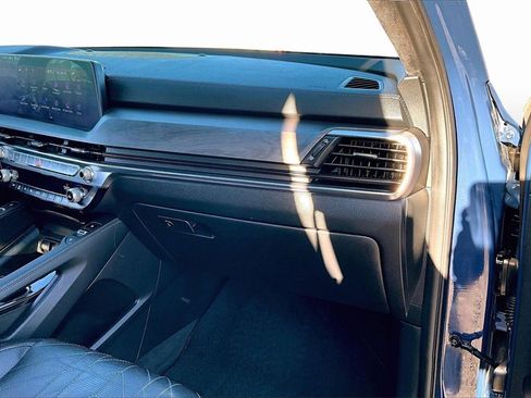 Used 2024 Kia Telluride SX Prestige X-Pro image 16