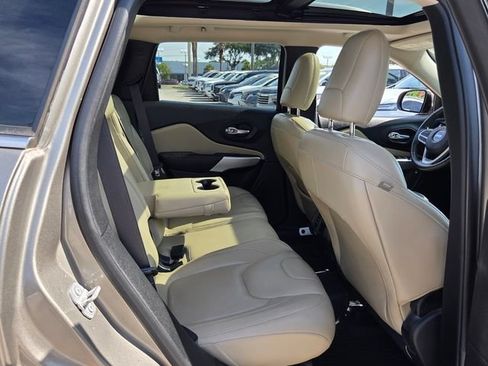 Used 2017 Jeep Cherokee Limited AWD/4WD image 21