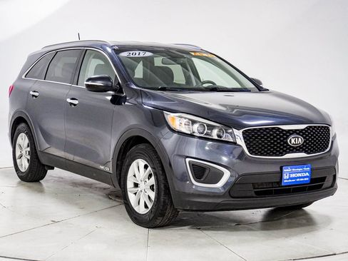 Used 2017 Kia Sorento AWD image 14