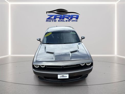 Used 2015 Dodge Challenger SXT RWD image 11