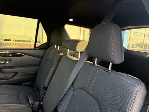 Used 2025 Honda Pilot Sport image 36