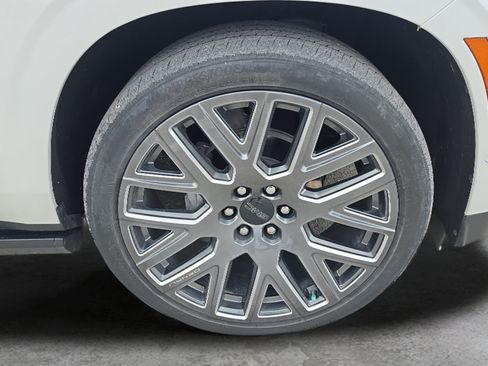Used 2025 GMC Yukon XL Denali Ultimate w/ LPO, Floor Liner Package AWD/4WD image 28