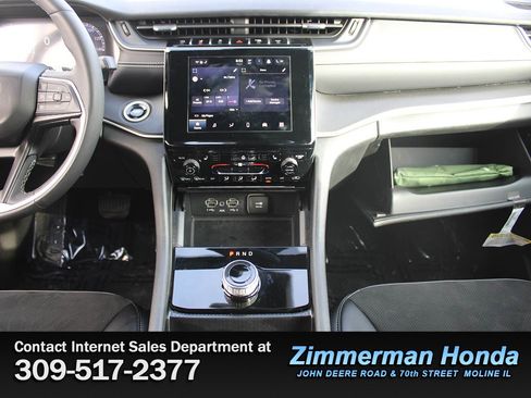 Used 2024 Jeep Grand Cherokee L Altitude image 18