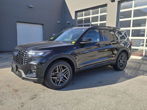New 2026 Ford Explorer ST-Line w/ ST-Line Street Pack AWD/4WD image 7